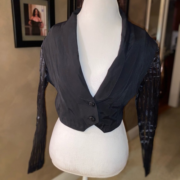 Vintage crop jacket (shoulder pads and all! 😂) - Picture 1 of 3